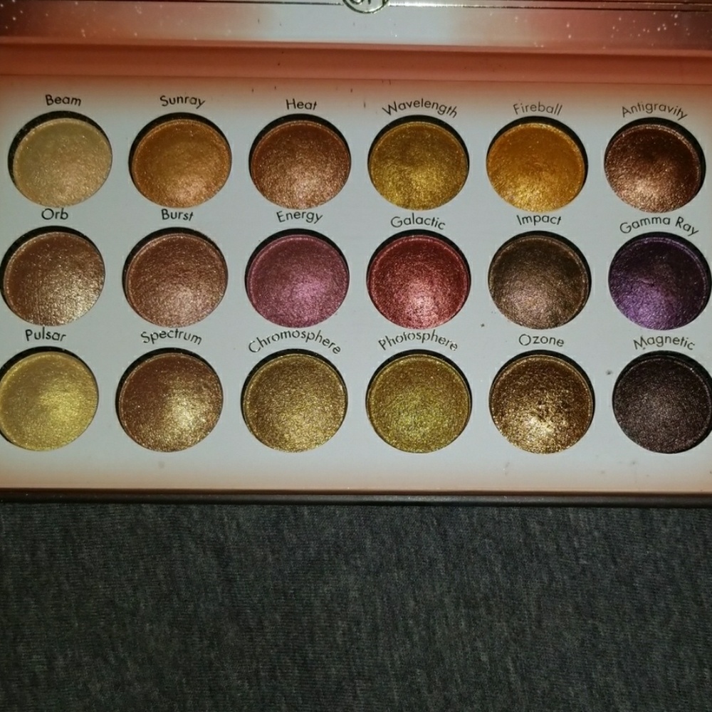 Eyeshadow palette